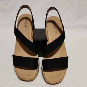 Life Stride Black and Tan Slingback Sandals